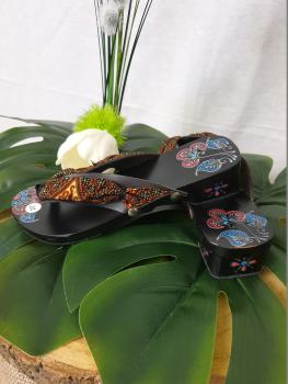 Kiddy wooden batik sandals 2